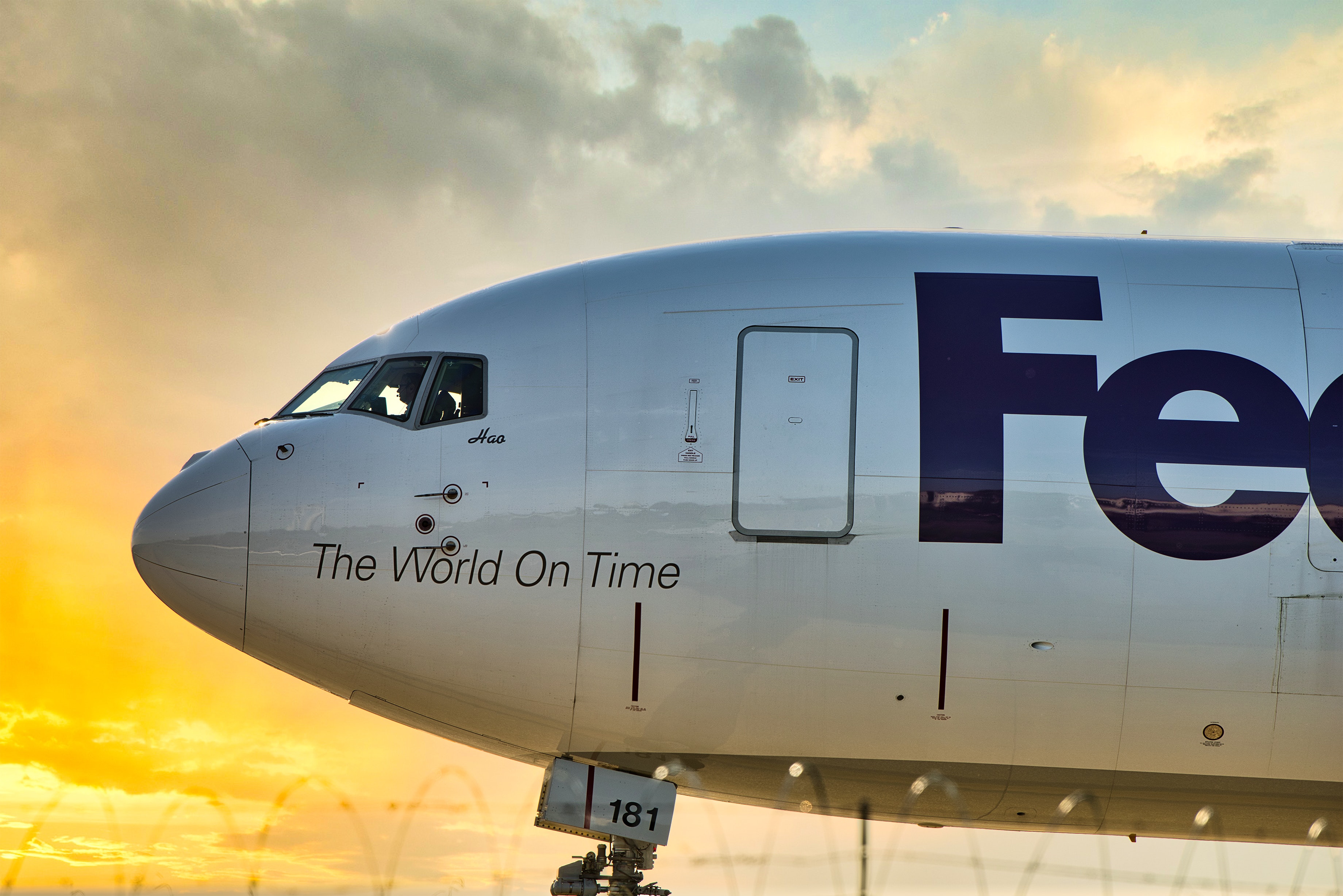 FedEx plane